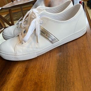 Tommy Hilfiger lady’s tennis sneakers.